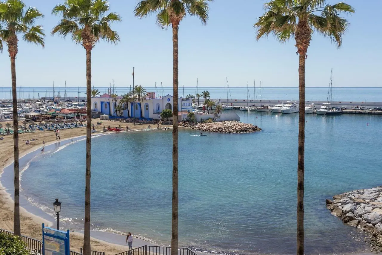 Beachfront Apartment ماربيا